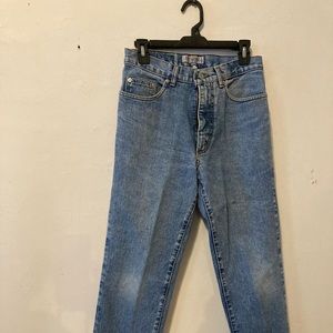 Guess 90s medium wash high waisted 100%cotton denim!
